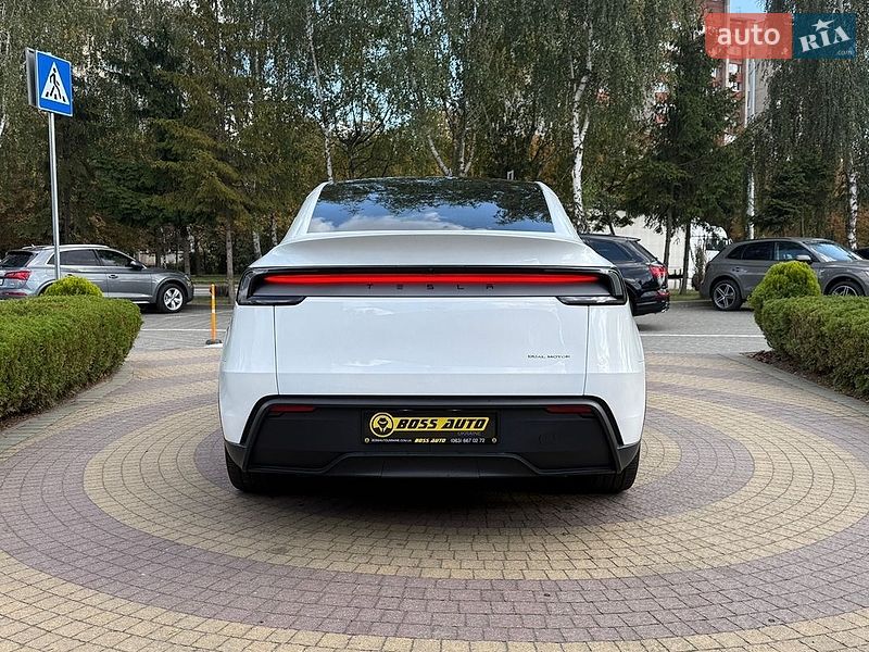 Позашляховик / Кросовер Tesla Model Y 2025 в Львові