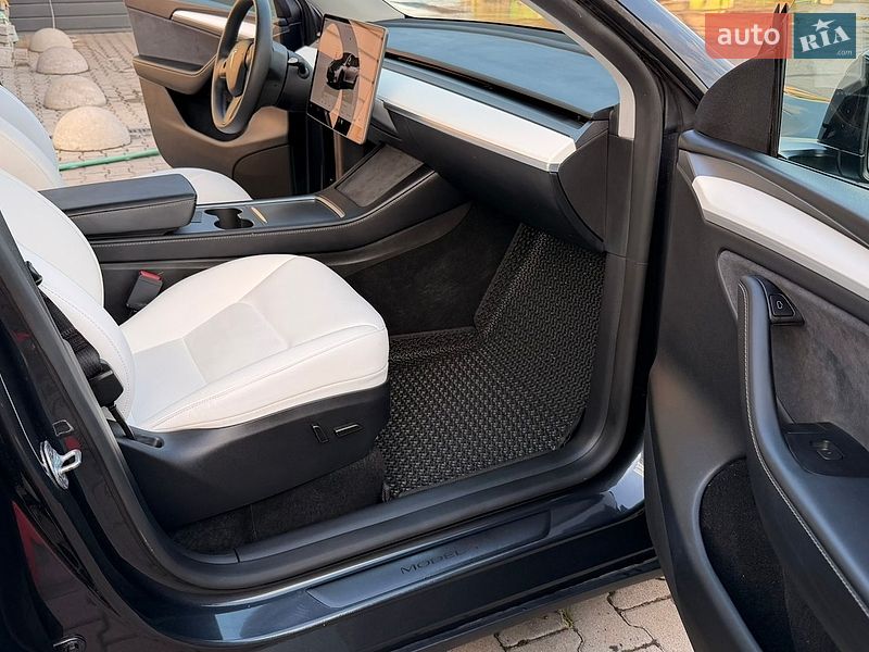 Внедорожник / Кроссовер Tesla Model Y 2024 в Коломые