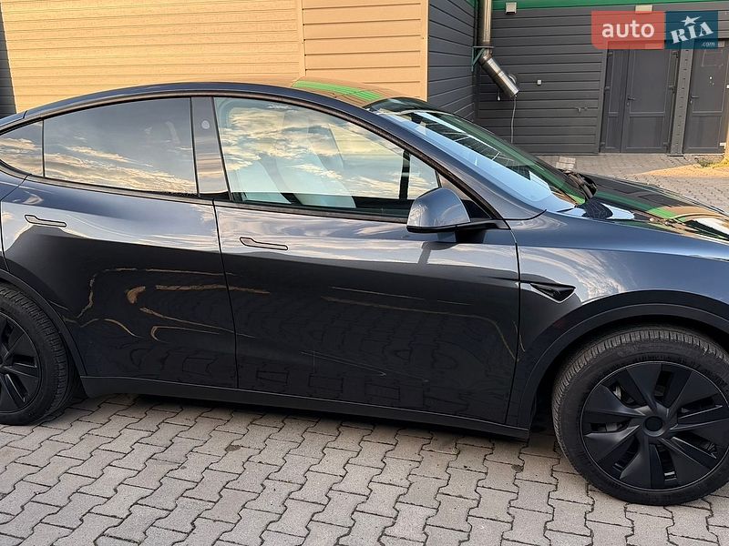 Внедорожник / Кроссовер Tesla Model Y 2024 в Коломые