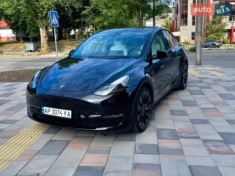Tesla Model Y 2023