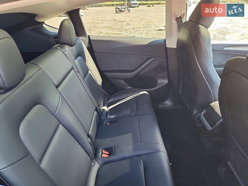 Внедорожник / Кроссовер Tesla Model Y 2023 в Киеве