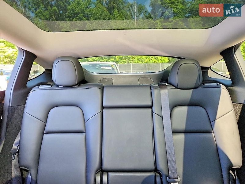 Внедорожник / Кроссовер Tesla Model Y 2023 в Киеве
