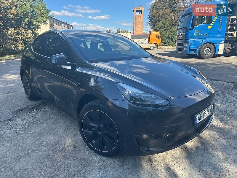Внедорожник / Кроссовер Tesla Model Y 2024 в Кривом Роге