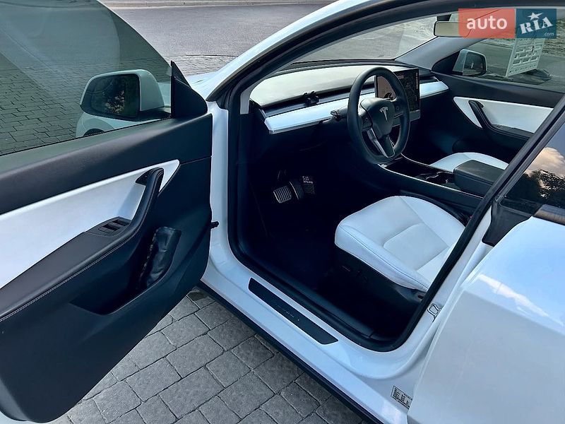 Внедорожник / Кроссовер Tesla Model Y 2020 в Львове