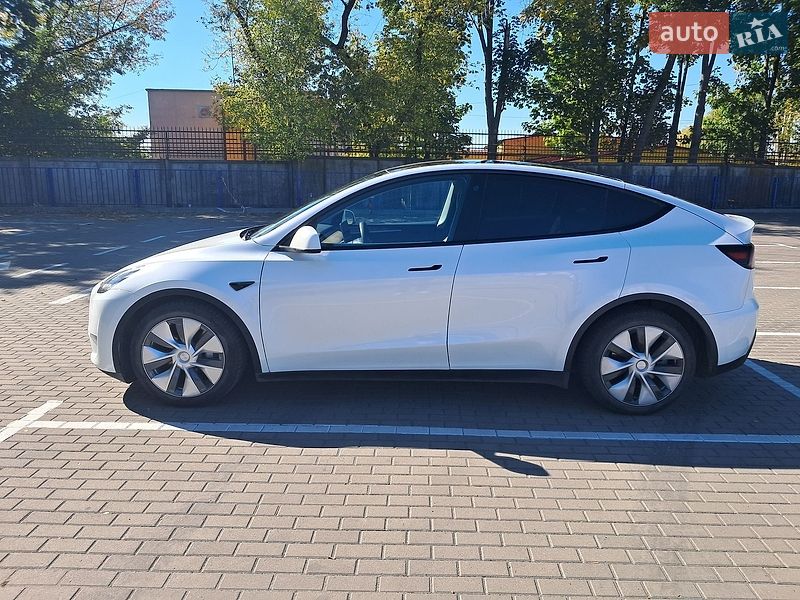 Внедорожник / Кроссовер Tesla Model Y 2023 в Тернополе
