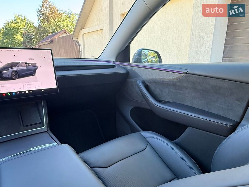 Позашляховик / Кросовер Tesla Model Y 2025 в Львові