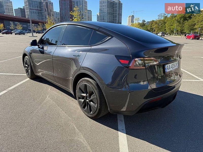 Позашляховик / Кросовер Tesla Model Y 2024 в Києві