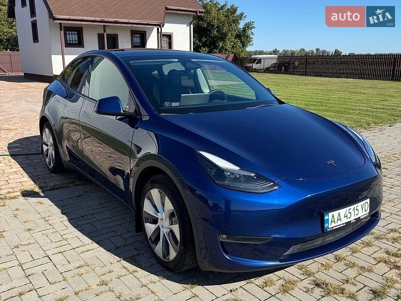 Позашляховик / Кросовер Tesla Model Y 2023 в Києві