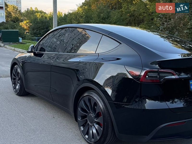 Позашляховик / Кросовер Tesla Model Y 2024 в Харкові