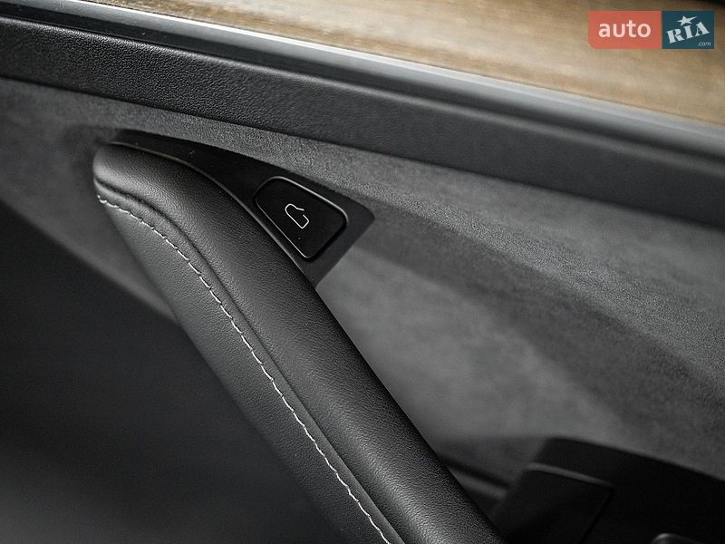 Внедорожник / Кроссовер Tesla Model Y 2023 в Одессе