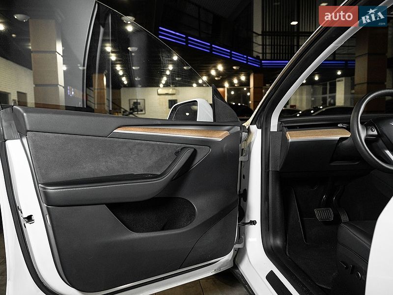 Внедорожник / Кроссовер Tesla Model Y 2023 в Одессе