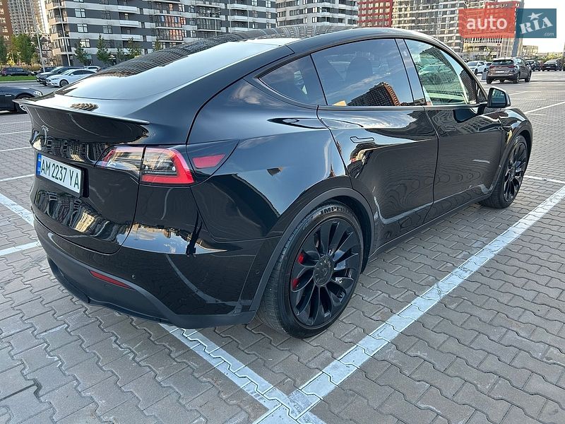 Позашляховик / Кросовер Tesla Model Y 2020 в Києві