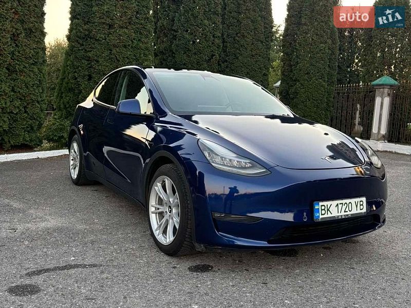 Tesla Model Y 2021