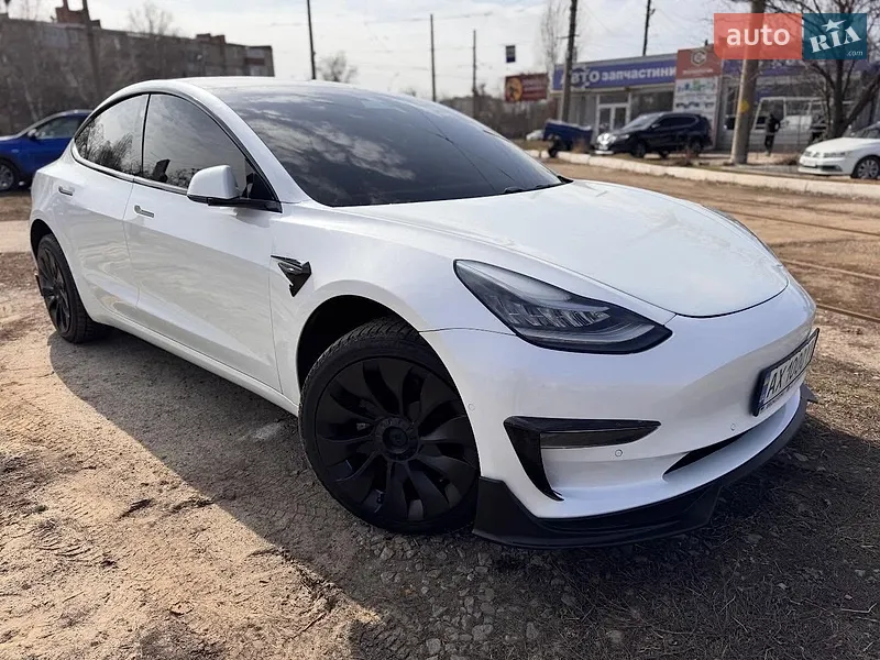 Tesla Model Y 2020