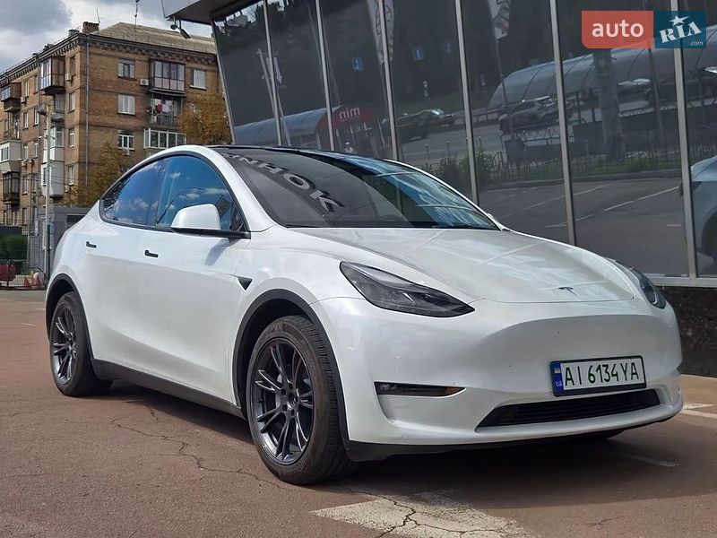 Tesla Model Y 2025 Tesla Model Y 2025