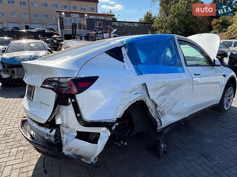 Внедорожник / Кроссовер Tesla Model Y 2022 в Луцке
