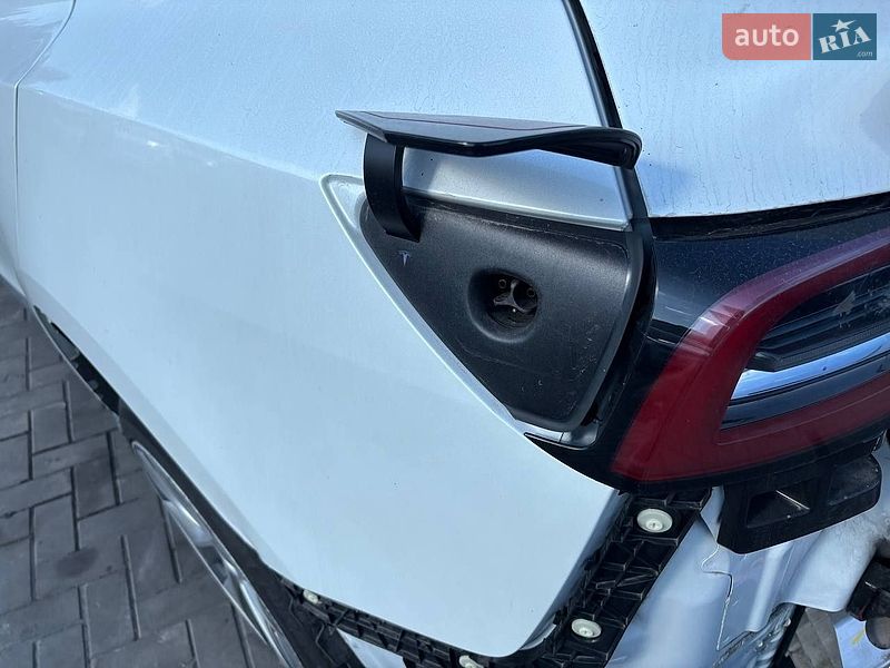Внедорожник / Кроссовер Tesla Model Y 2022 в Луцке