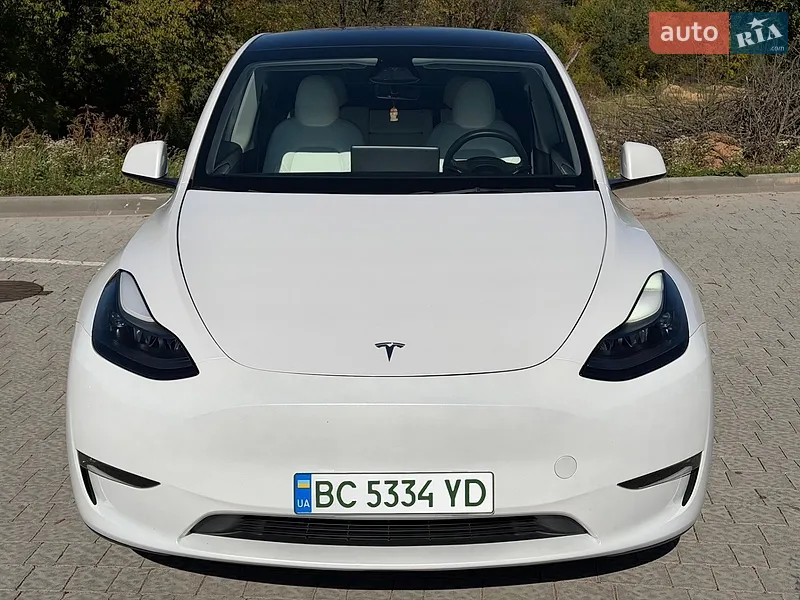Tesla Model Y 2023