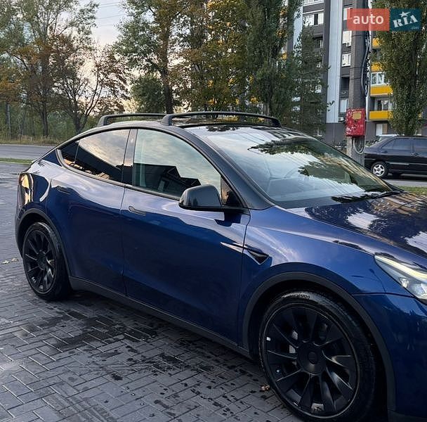 Tesla Model Y 2021