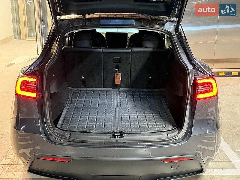 Внедорожник / Кроссовер Tesla Model Y 2020 в Львове