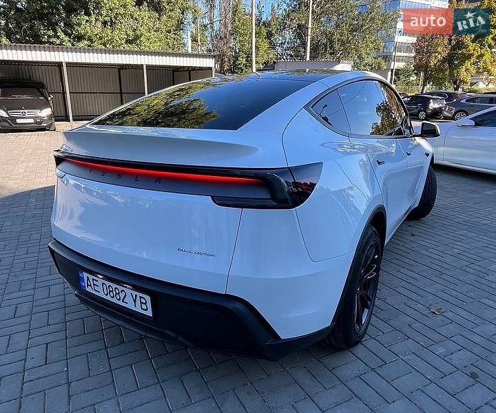 Внедорожник / Кроссовер Tesla Model Y 2025 в Днепре