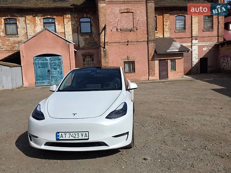 Tesla Model Y 2022