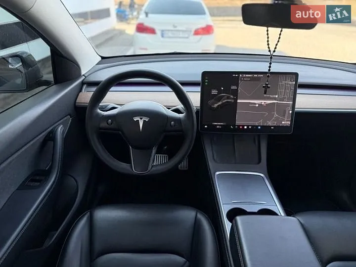 Tesla Model Y 2021