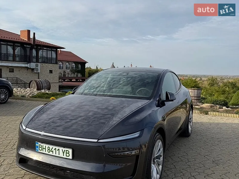 Tesla Model Y 2026