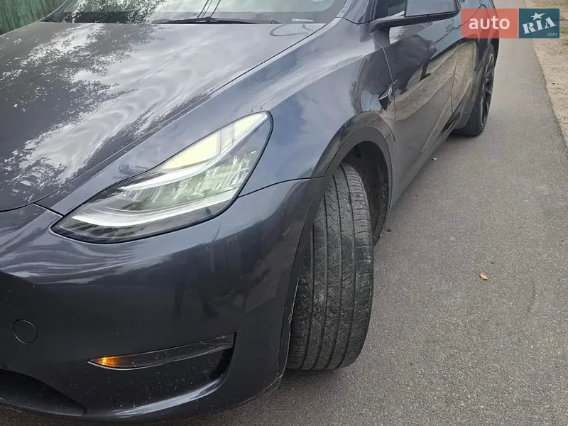 Tesla Model Y 2023