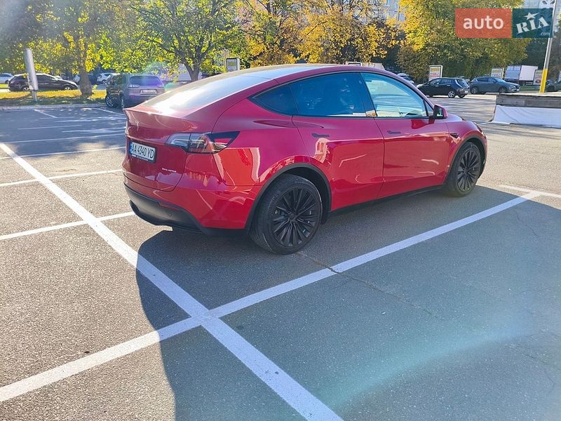Позашляховик / Кросовер Tesla Model Y 2021 в Києві