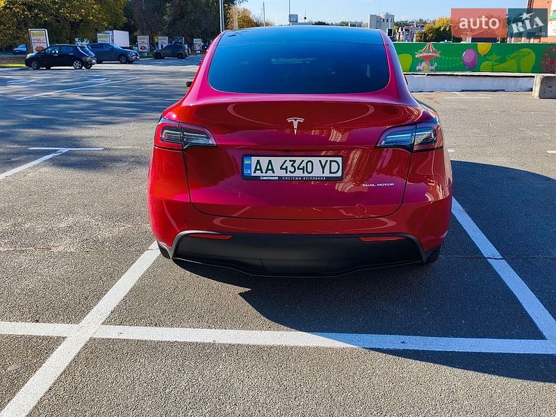 Позашляховик / Кросовер Tesla Model Y 2021 в Києві