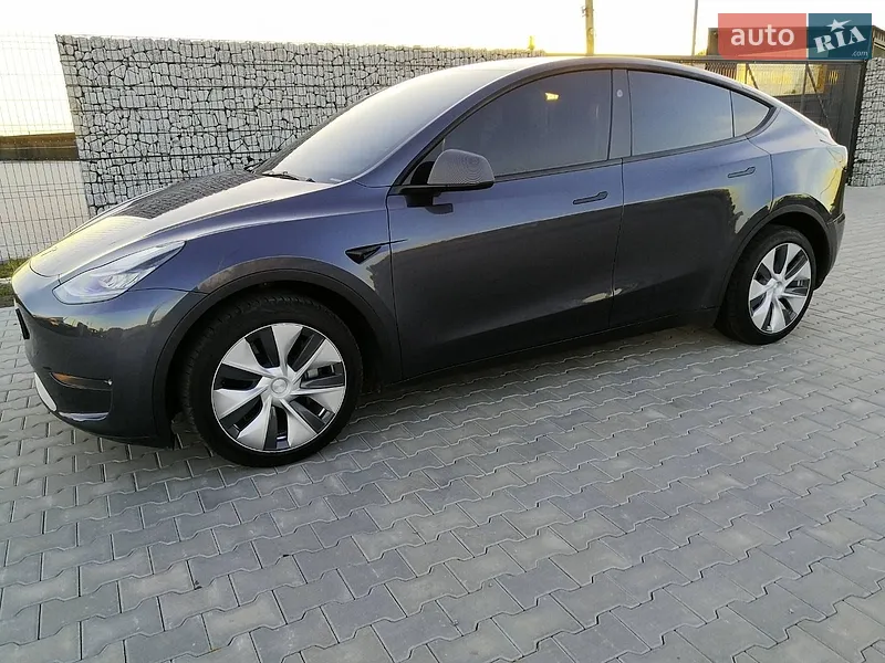 Tesla Model Y 2023