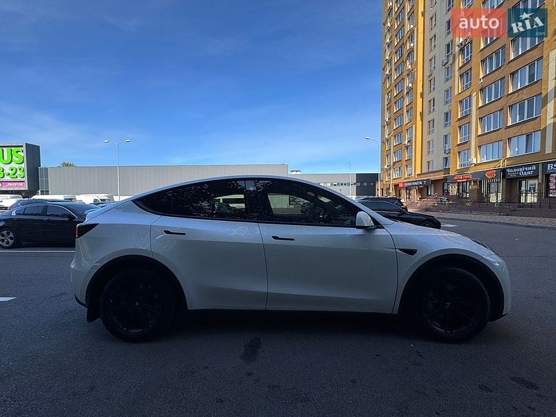 Позашляховик / Кросовер Tesla Model Y 2021 в Києві
