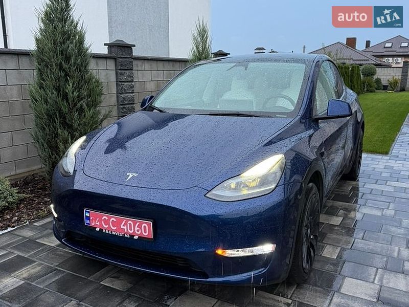Внедорожник / Кроссовер Tesla Model Y 2023 в Ровно