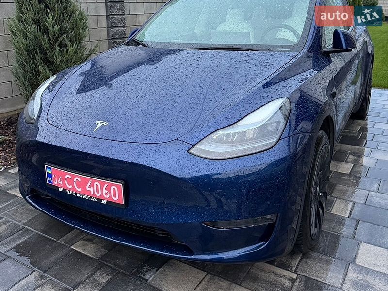 Внедорожник / Кроссовер Tesla Model Y 2023 в Ровно