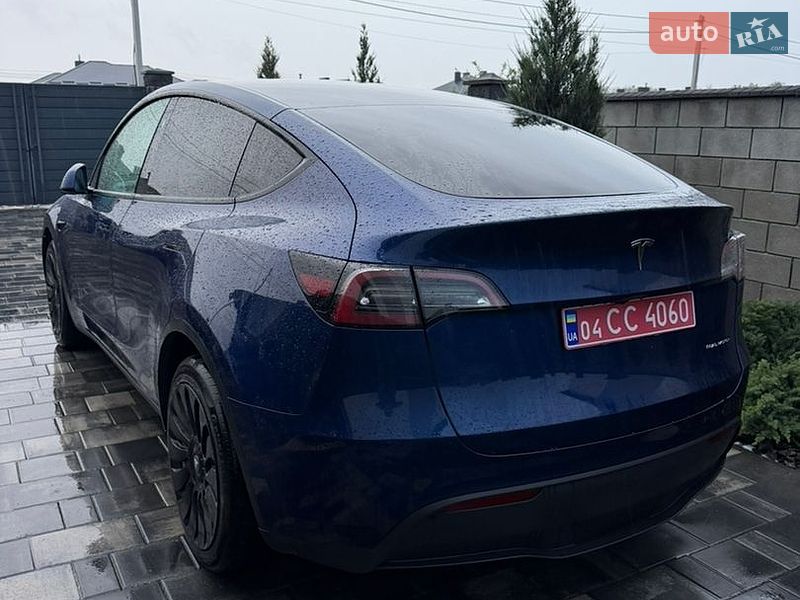 Внедорожник / Кроссовер Tesla Model Y 2023 в Ровно
