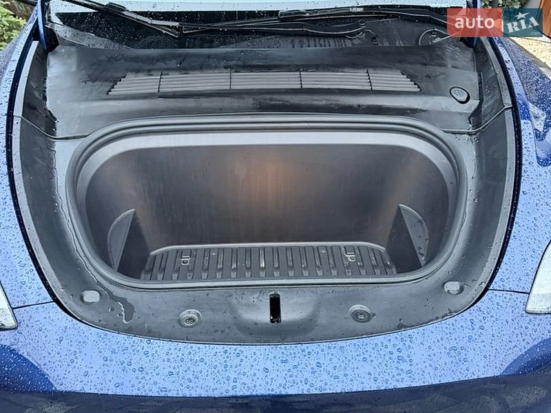Внедорожник / Кроссовер Tesla Model Y 2023 в Ровно