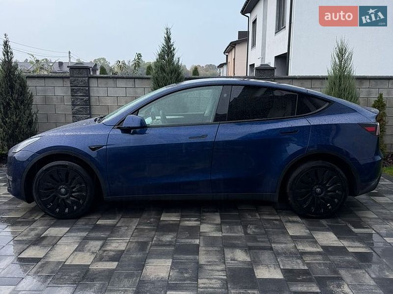 Внедорожник / Кроссовер Tesla Model Y 2023 в Ровно