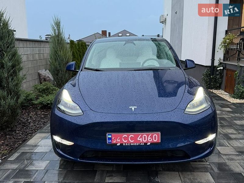 Внедорожник / Кроссовер Tesla Model Y 2023 в Ровно