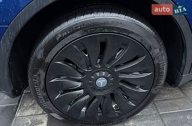 Внедорожник / Кроссовер Tesla Model Y 2023 в Ровно