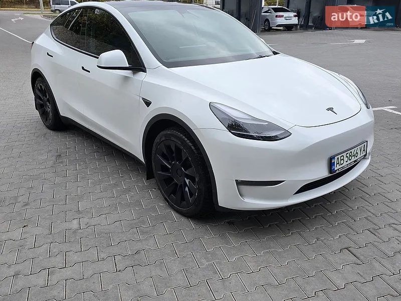 Tesla Model Y 2023
