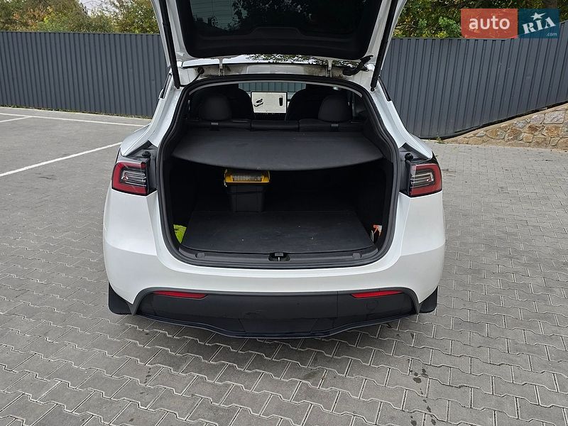 Позашляховик / Кросовер Tesla Model Y 2023 в Вінниці