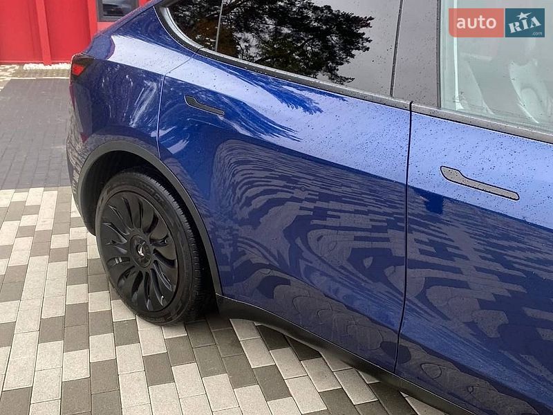 Позашляховик / Кросовер Tesla Model Y 2023 в Львові