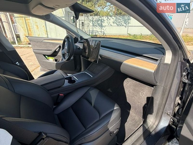 Внедорожник / Кроссовер Tesla Model Y 2022 в Киеве