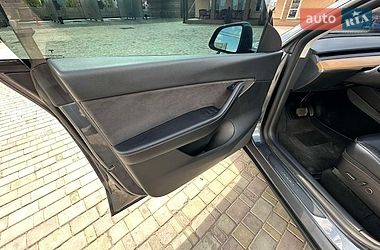 Позашляховик / Кросовер Tesla Model Y 2021 в Одесі фото 20 Позашляховик / Кросовер Tesla Model Y 2021 в Одесі