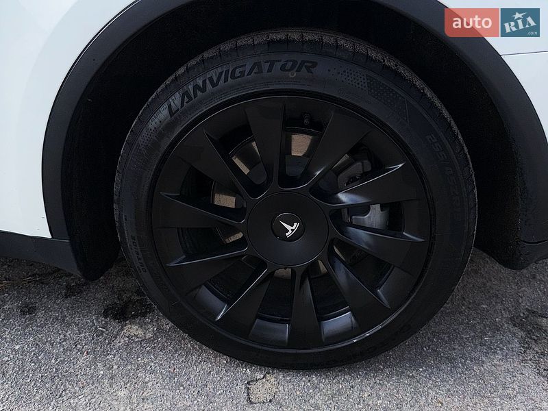 Внедорожник / Кроссовер Tesla Model Y 2022 в Кременчуге