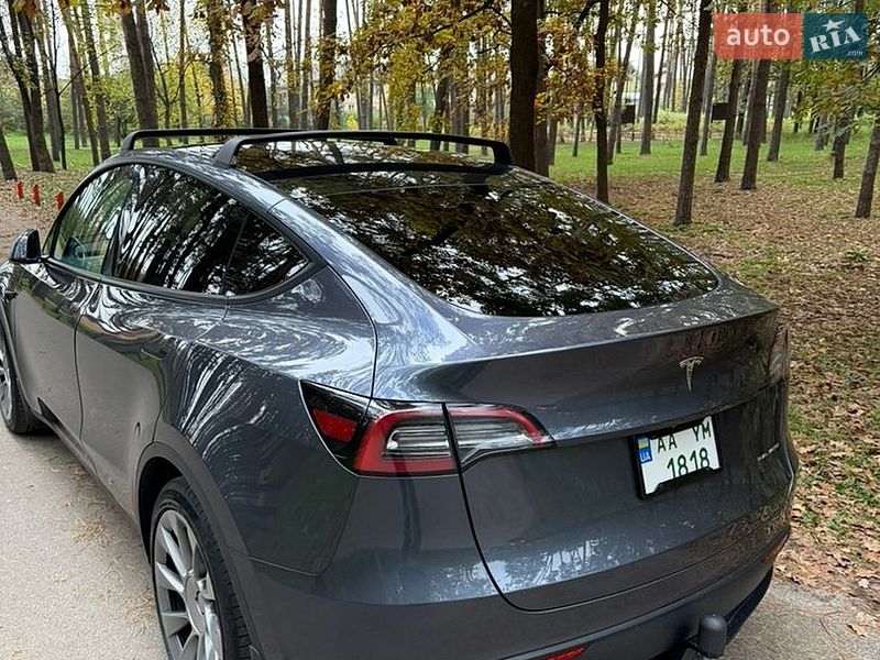 Внедорожник / Кроссовер Tesla Model Y 2023 в Киеве