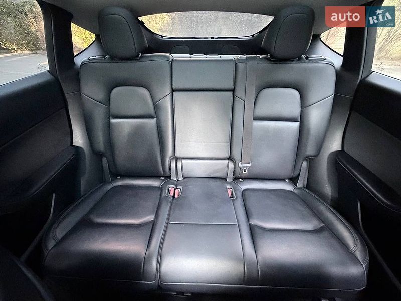 Позашляховик / Кросовер Tesla Model Y 2022 в Києві