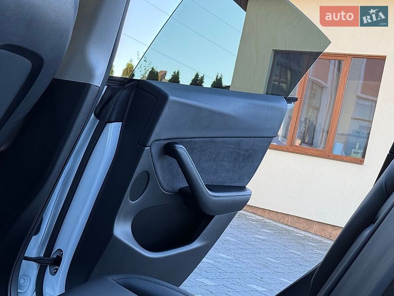 Внедорожник / Кроссовер Tesla Model Y 2021 в Дрогобыче