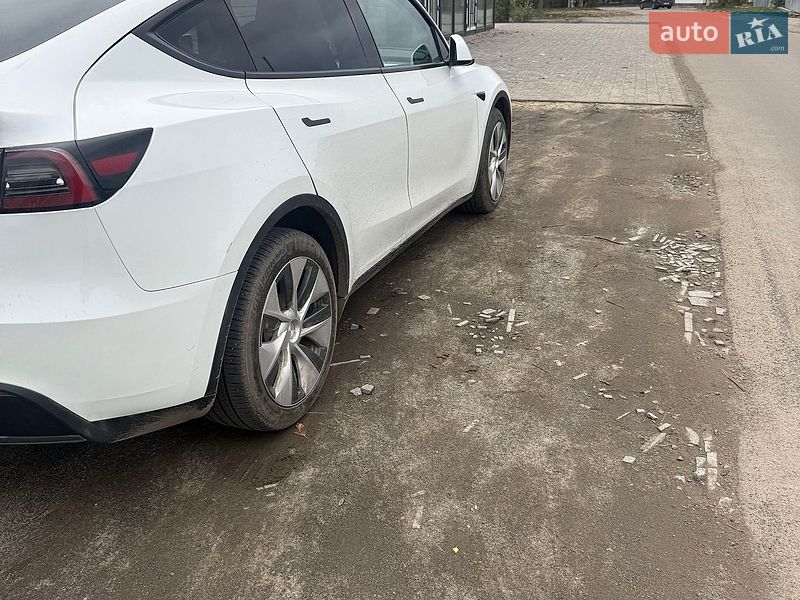 Внедорожник / Кроссовер Tesla Model Y 2023 в Звенигородке